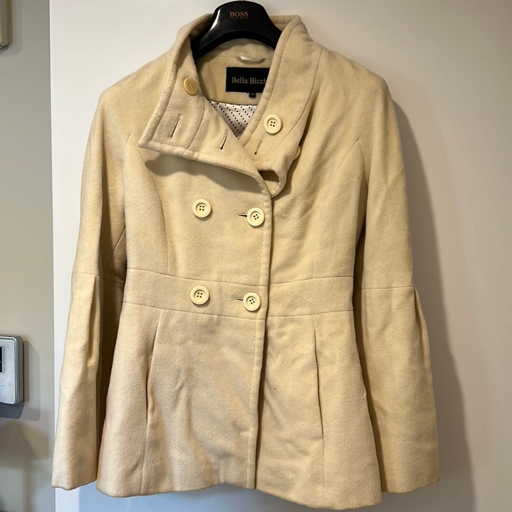 Trendy wool, cashmere classic light beige coat. Size 34. Excellent condition